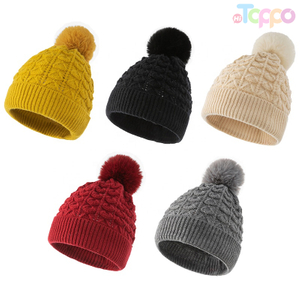 Women Winter Pompom Beanie Hat with Warm Skiing Cap