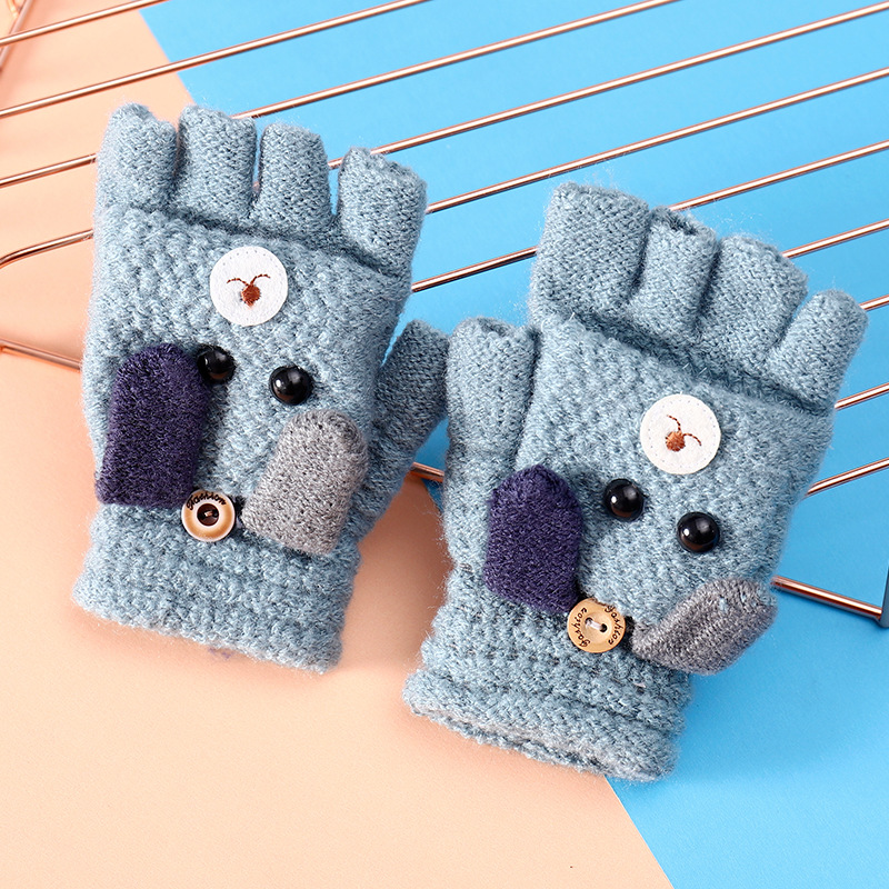 Children's knitted gloves