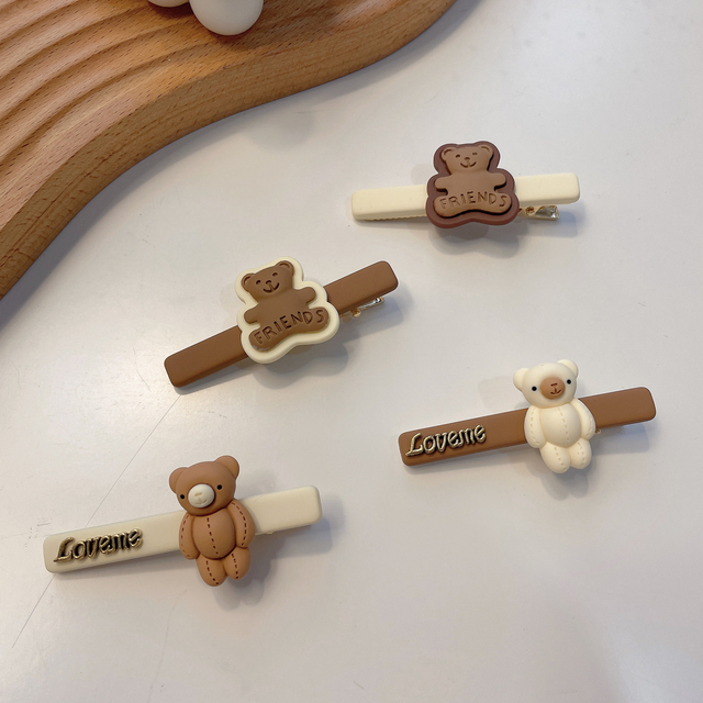 Beige resin bear bow hair rope