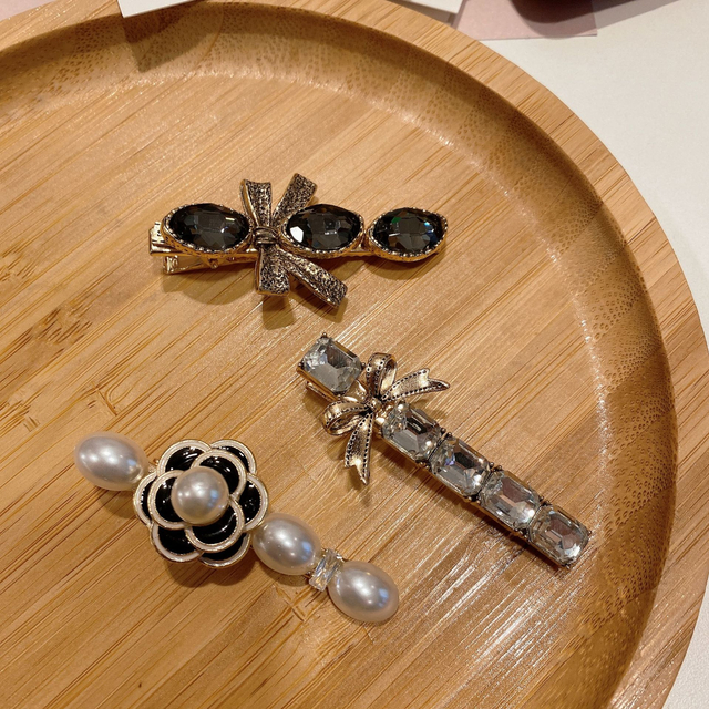 Vintage Crystal Duck Bill Clip