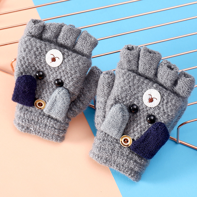 Children's knitted gloves