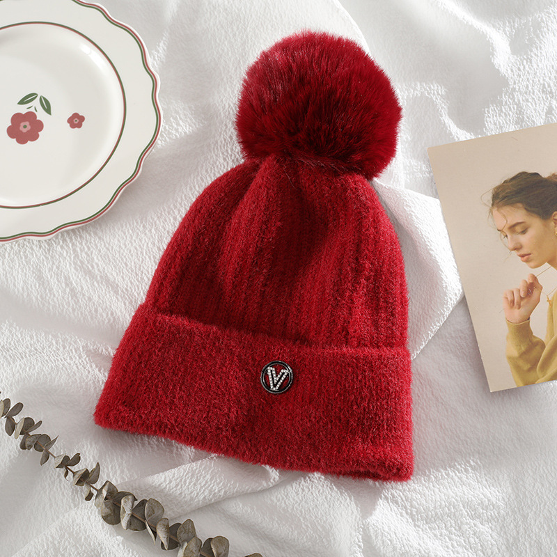 Ermine-like pure-color knit cap in Korea