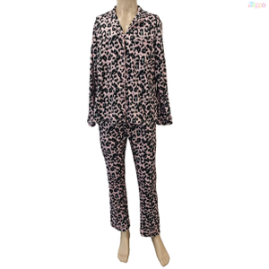 Chic Pink Leopard Print Long-Sleeve Cozy Pajama Set